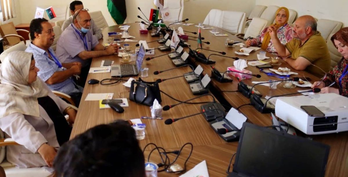 اجتماع اللجنة المشكلة لوضع قانون إدارة نفايات الرعاية الصحية تحت مظلة البرلمان الليبي.