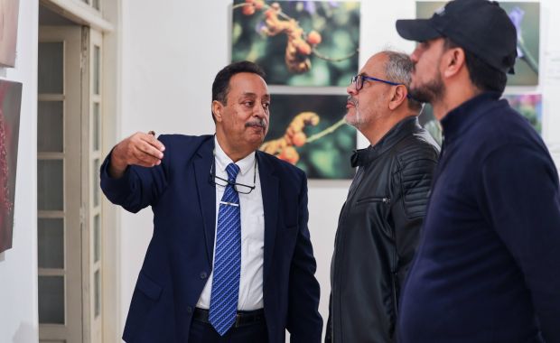 دعوة إلى الجمال: عدسة تكشف ما لا تراه العين