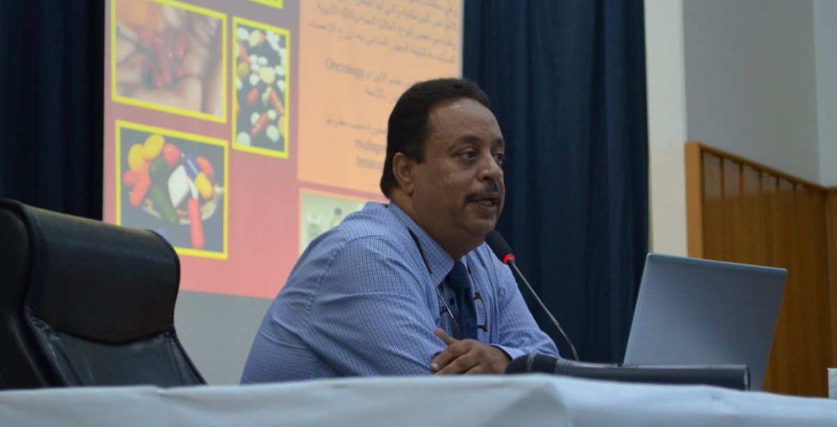 محاضرة بمسرح كلية التمريض بجامعة مصراته 2015.