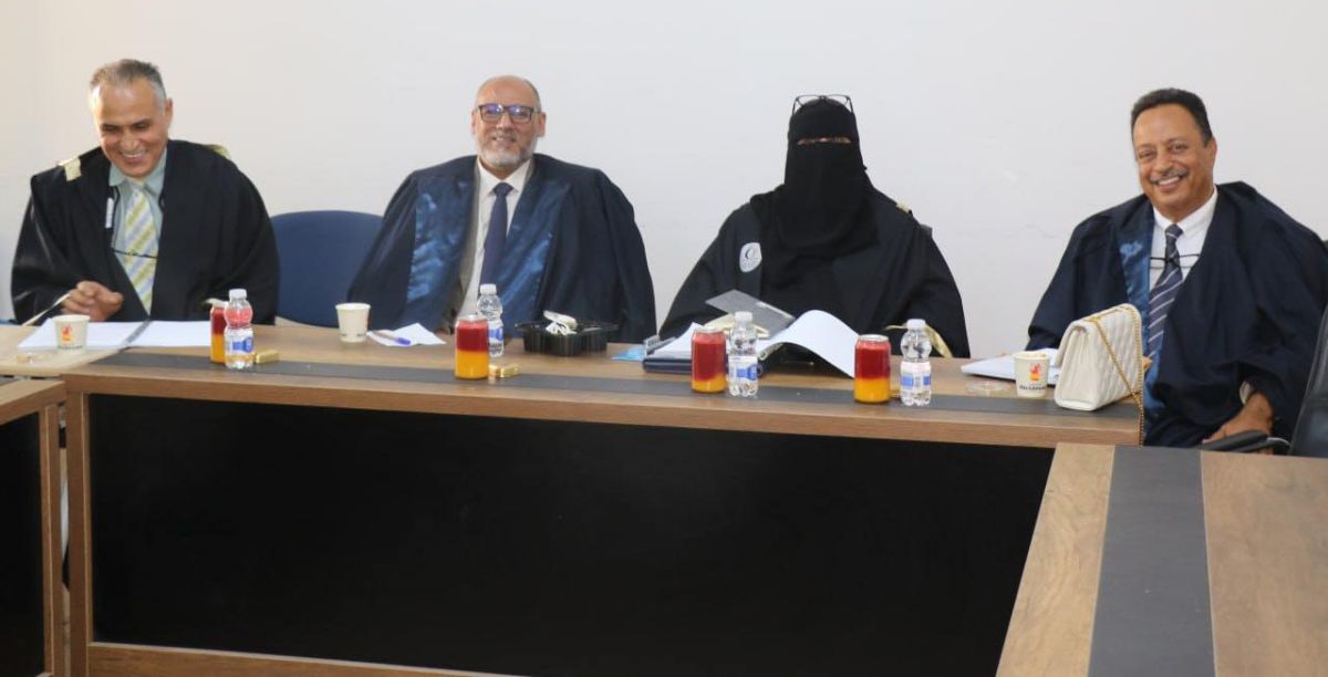 مناقشة رسالة ماجستير بمدرسة العلوم الأساسية 2025