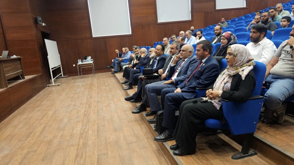 أول مناقشة لرسالة ماجستير ضمن برنامج الدراسات العليا بكلية التقنية الطبية، جامعة طرابلس 2026 6 a003
