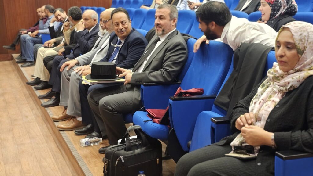 أول مناقشة لرسالة ماجستير ضمن برنامج الدراسات العليا بكلية التقنية الطبية، جامعة طرابلس 2026 7 a004
