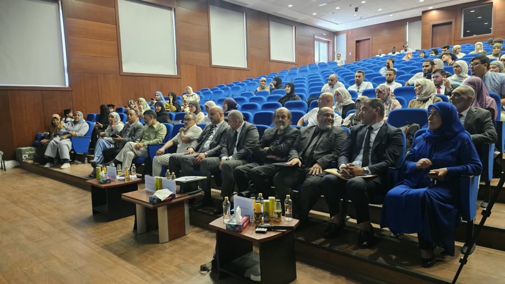 مناقشة رسائل ماجستير لثلاث طلاب بقسم علوم المختبرات الطبية 18 013