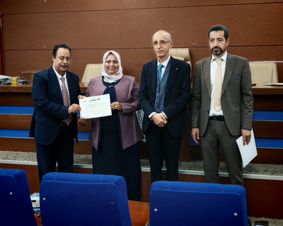 دورة بالتنسيق مع مركز الاستدامة المجتمعية بجامعة طرابلس يونيو 2026 25 استدامة 0031